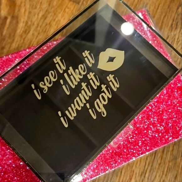 "I See It, I Like It, I Want It, I Got It" Lips Glass Jewlery Box - Picture 2 of 7
